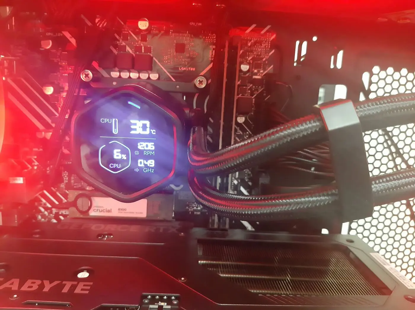 Raffreddamento a liquido con display della temperatura